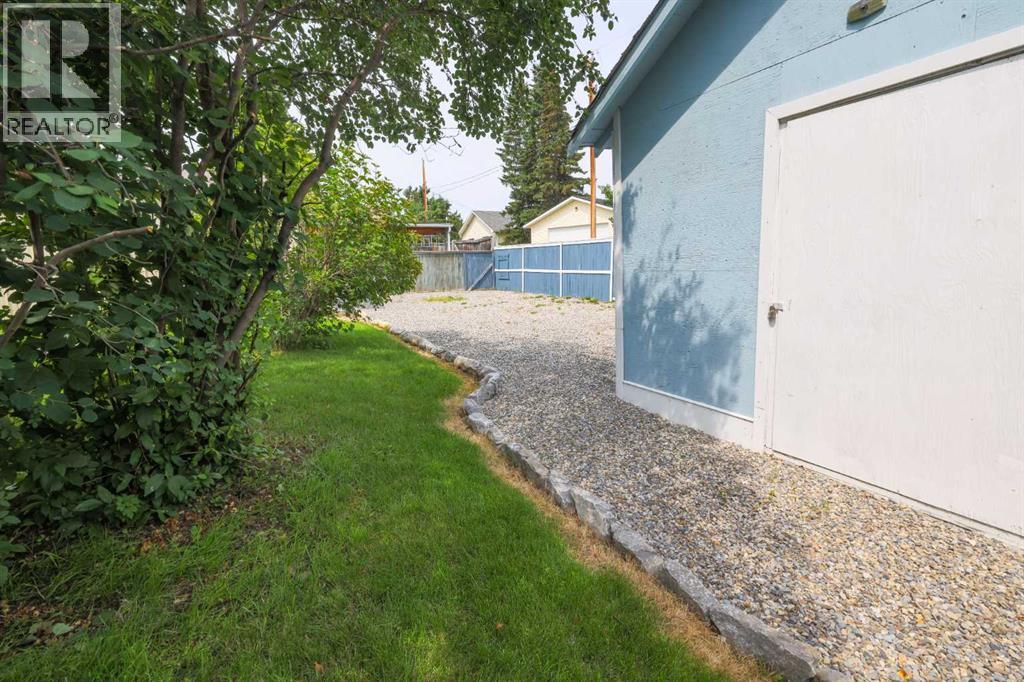 5116 51 Avenue - 29