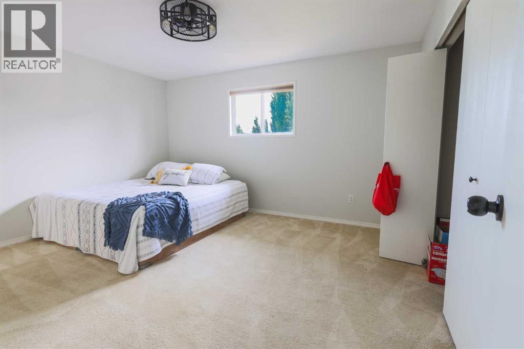 5116 51 Avenue - 9