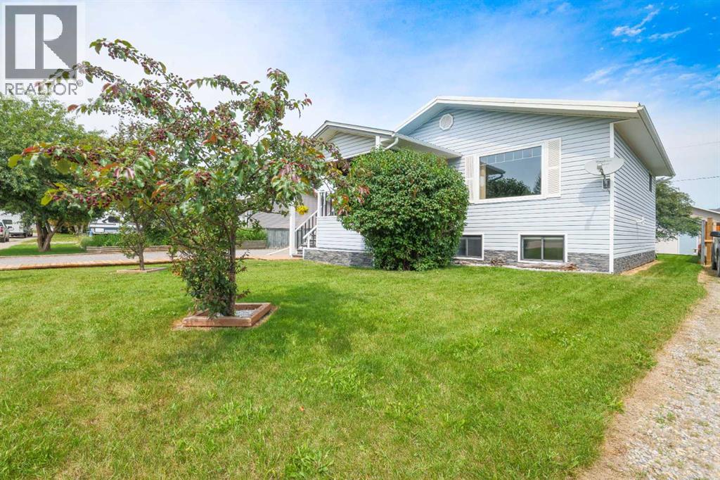 5116 51 Avenue - 1
