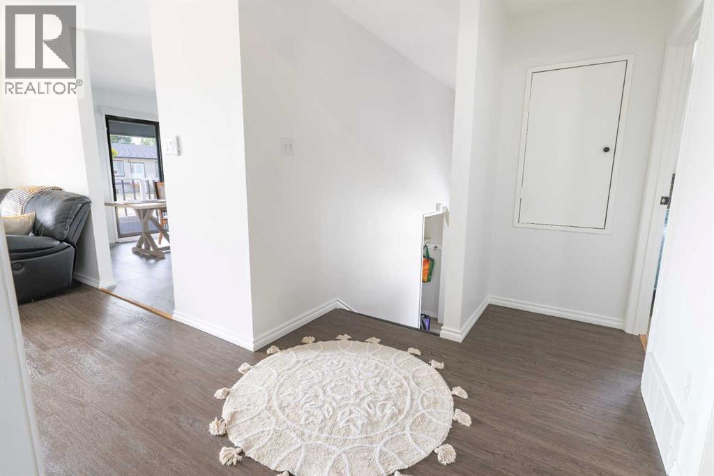 5116 51 Avenue - 13
