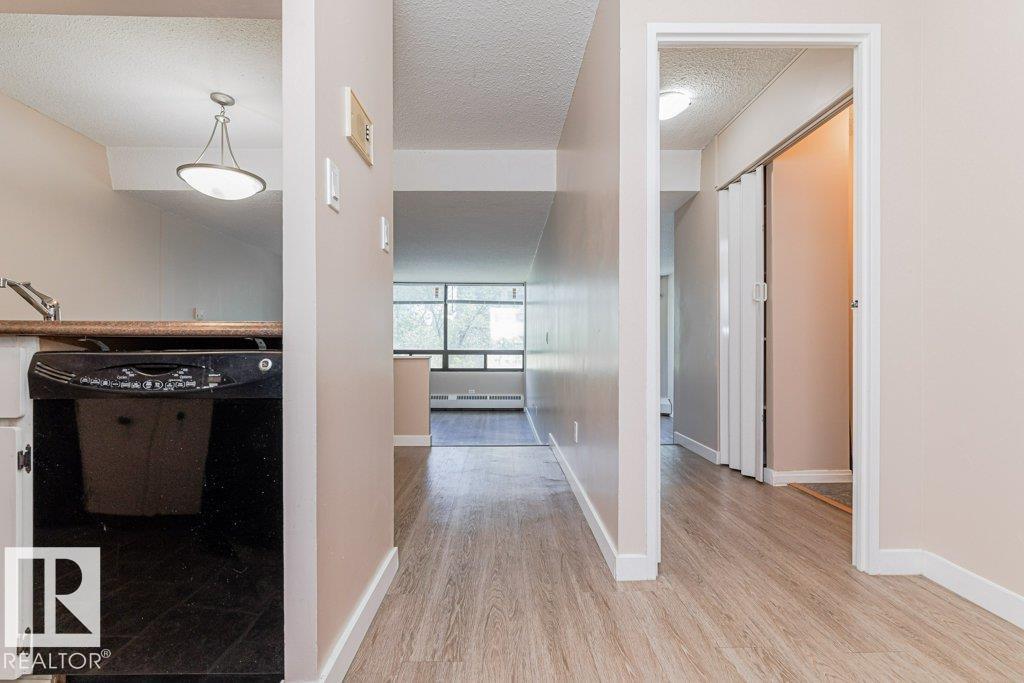 #327 10160 114 ST NW - Image 11