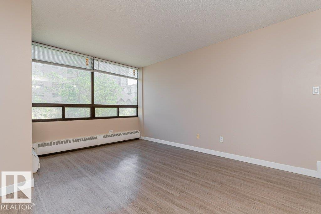 #327 10160 114 ST NW - 17