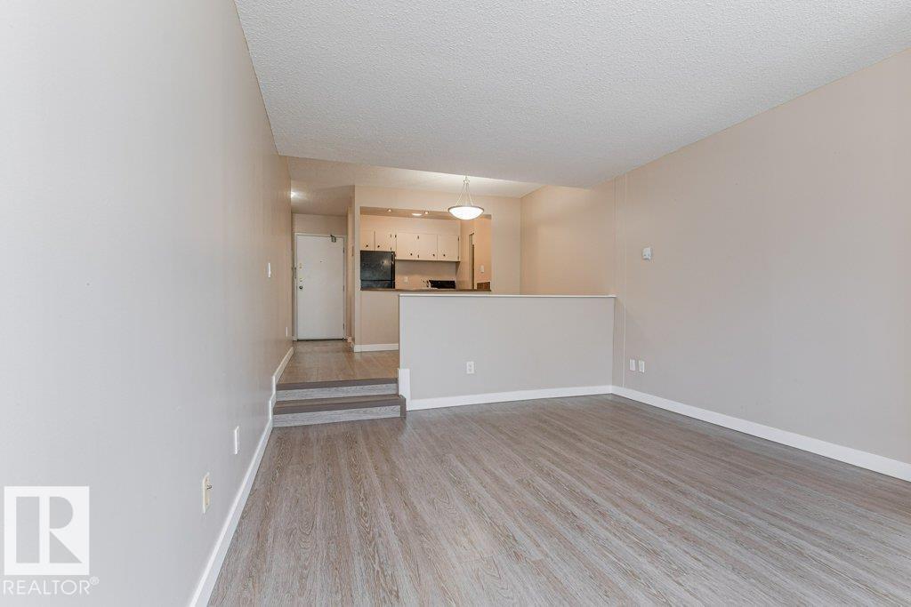#327 10160 114 ST NW - Image 19