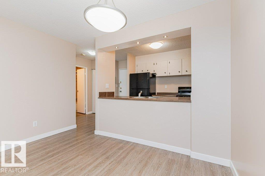 #327 10160 114 ST NW - 20