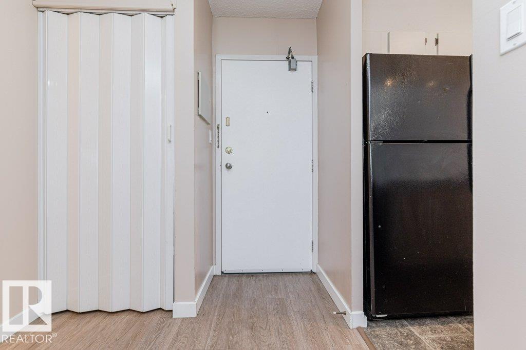 #327 10160 114 ST NW - Image 9