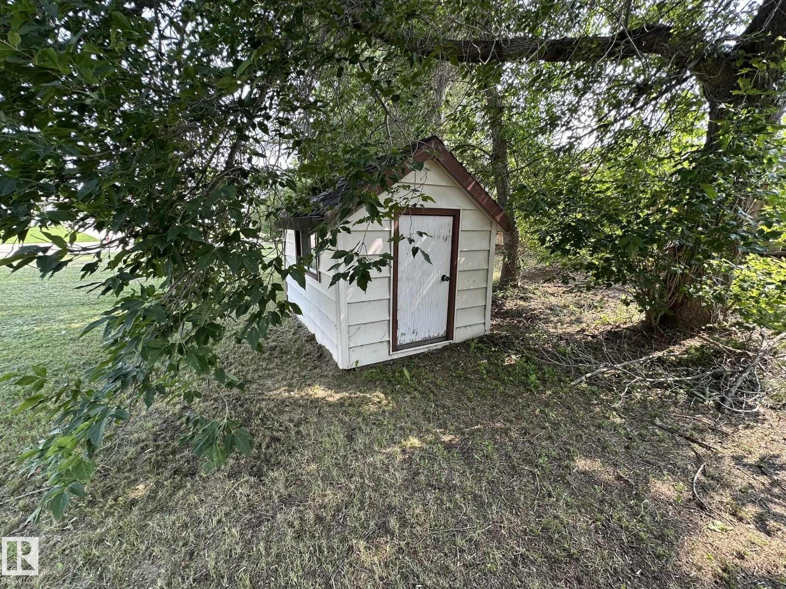 4317 & 4309 54 AV - Image 62
