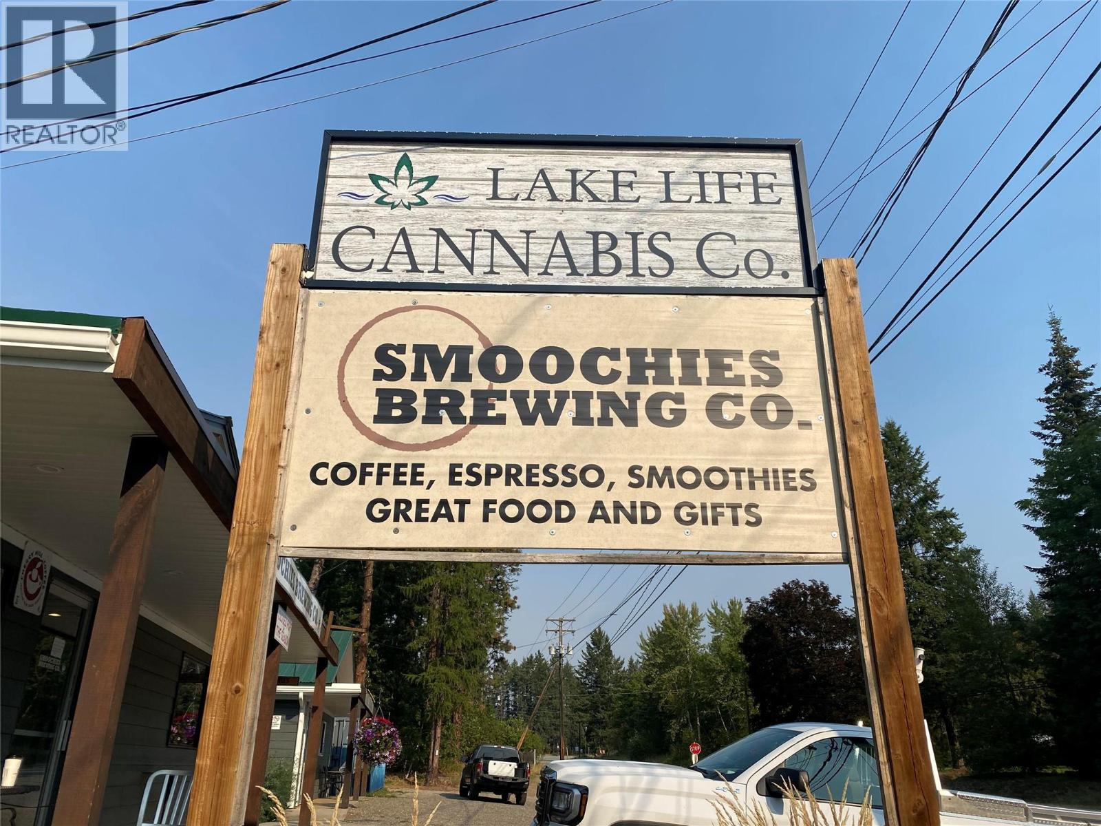 1885 BAKERY FRONTAGE Road, Christina Lake, British Columbia, V0H1E0, Christina Lake, British Columbia — photo 4 of 5