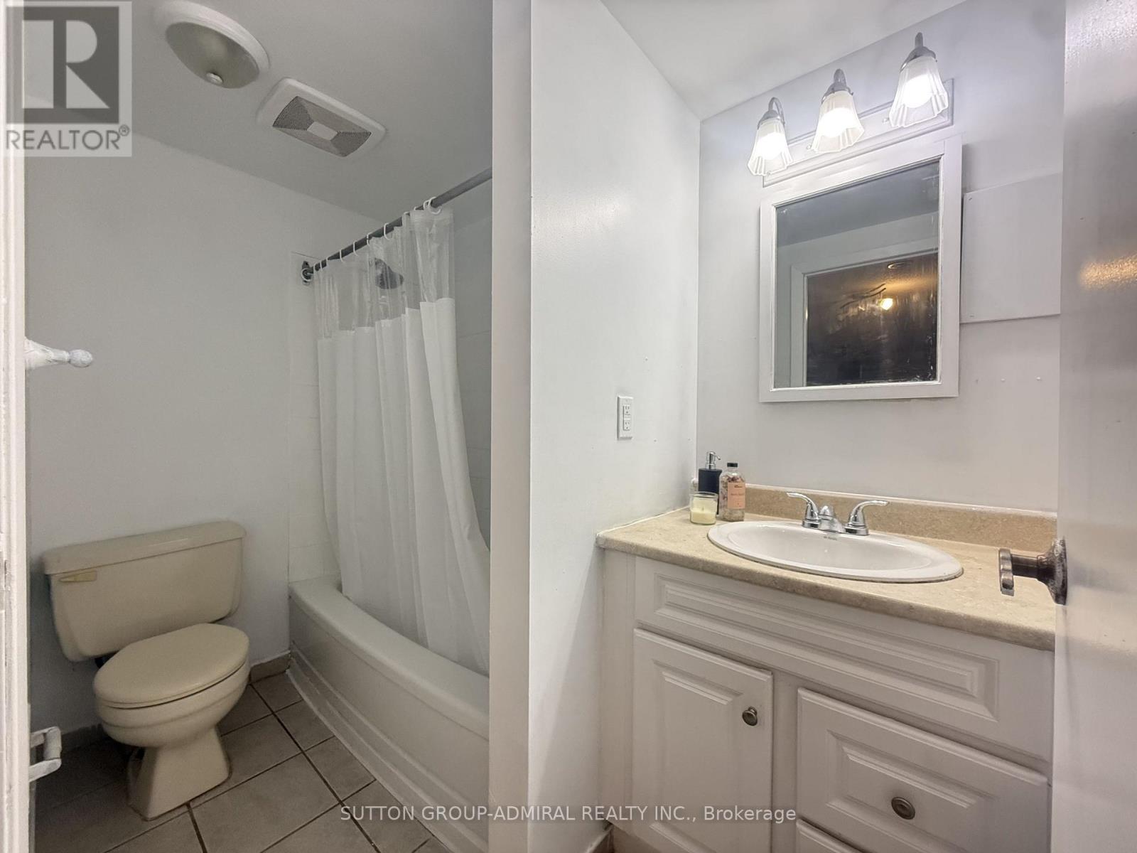 19 BACKUS COURT - 23