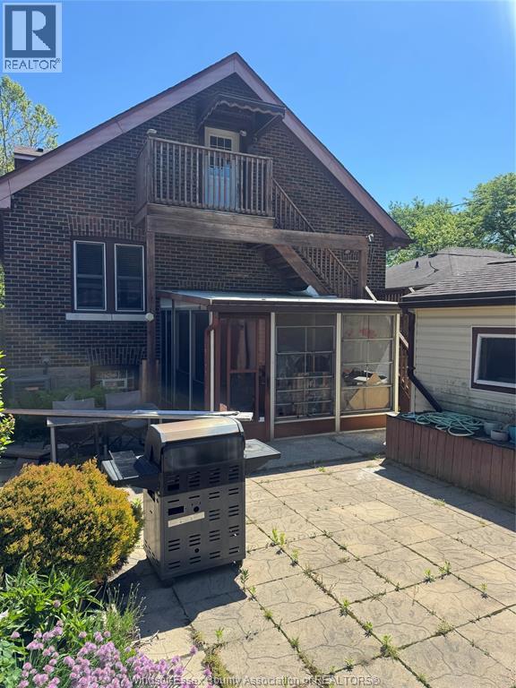2185 DOUGALL AVENUE - 13