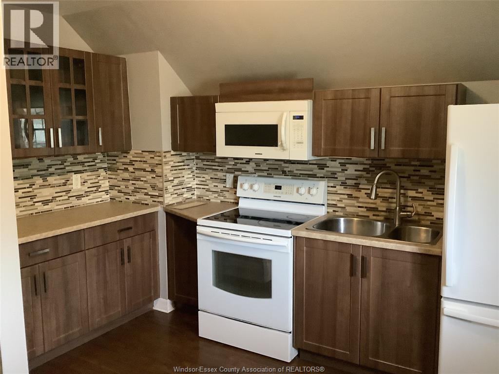 2185 DOUGALL AVENUE - 17