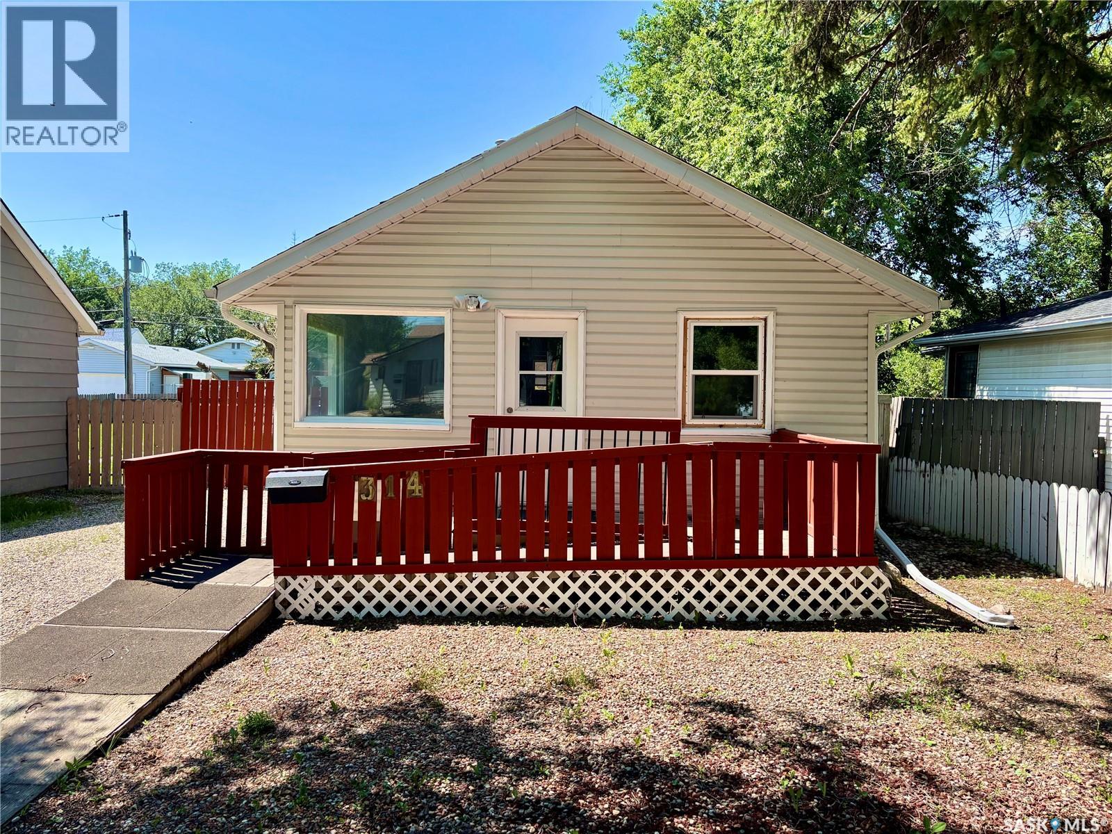 314 Retallack STREET - 2