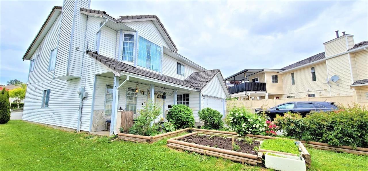 7 Bed, 4 Bath House for Sale in Surrey – 13310 88A AVENUE, Surrey – MLS# R3148430 - Image 2