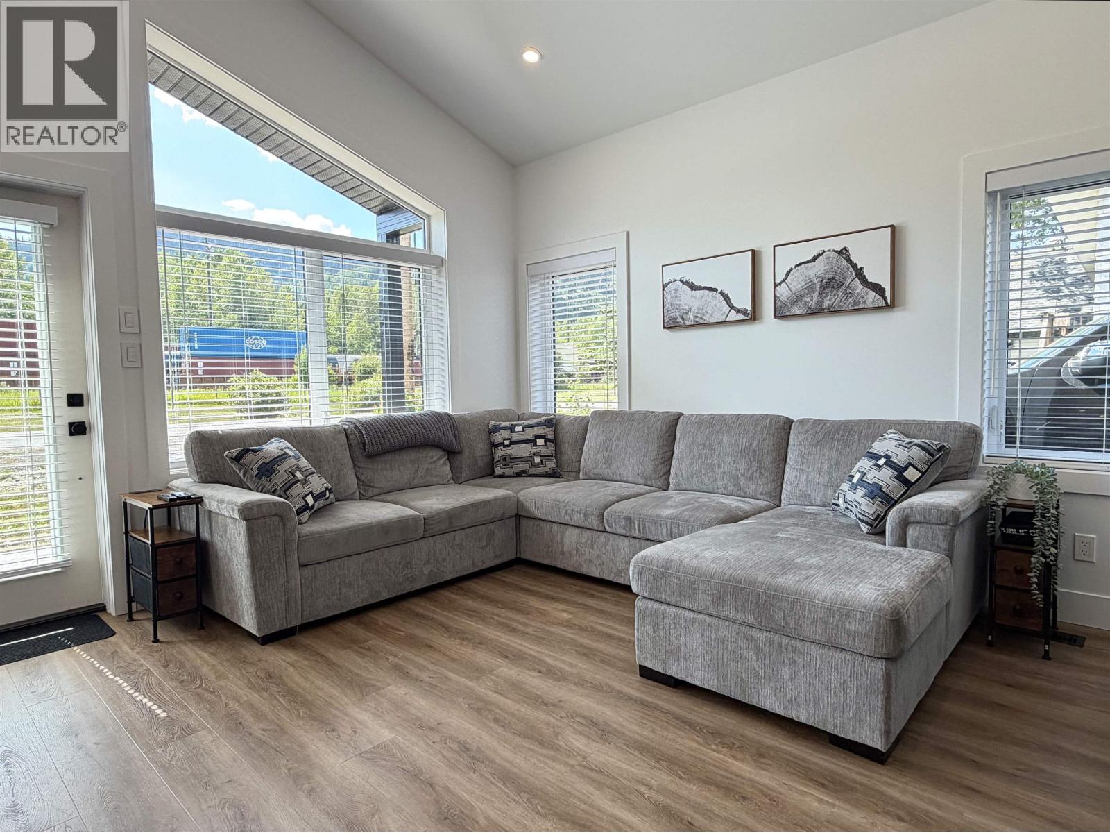 3418 RAILWAY Avenue, Smithers