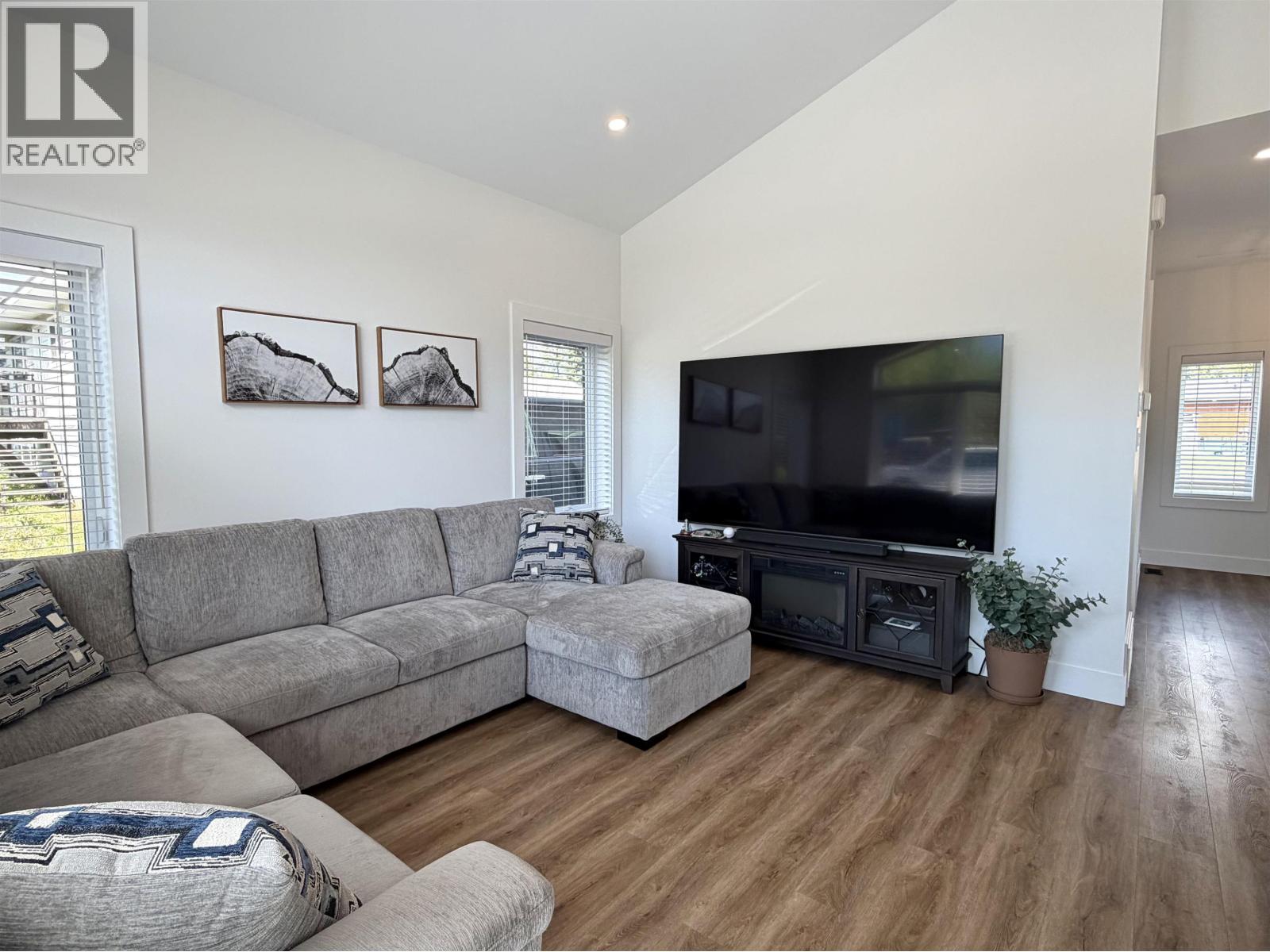 3418 RAILWAY Avenue, Smithers