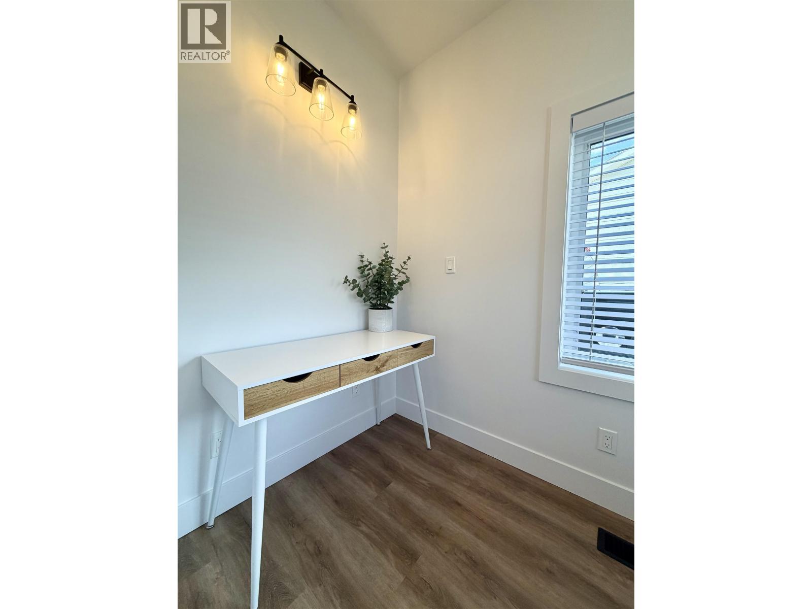 3418 RAILWAY Avenue, Smithers