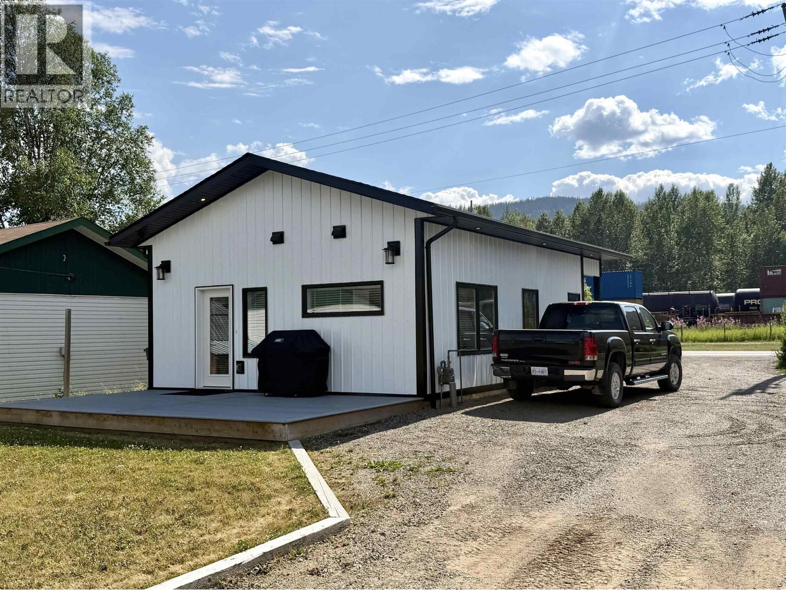 3418 RAILWAY Avenue, Smithers