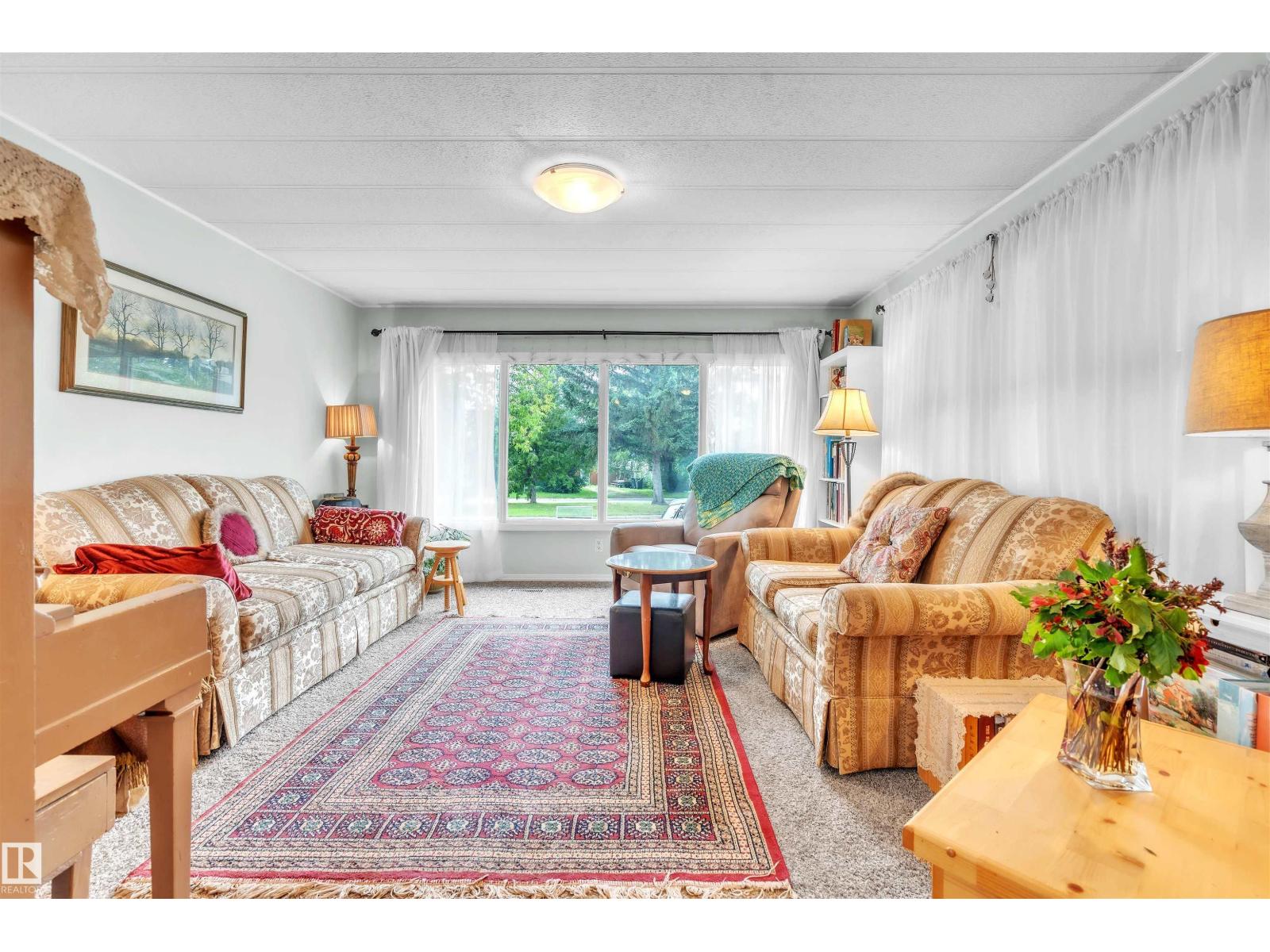 5301 52 ST - 8