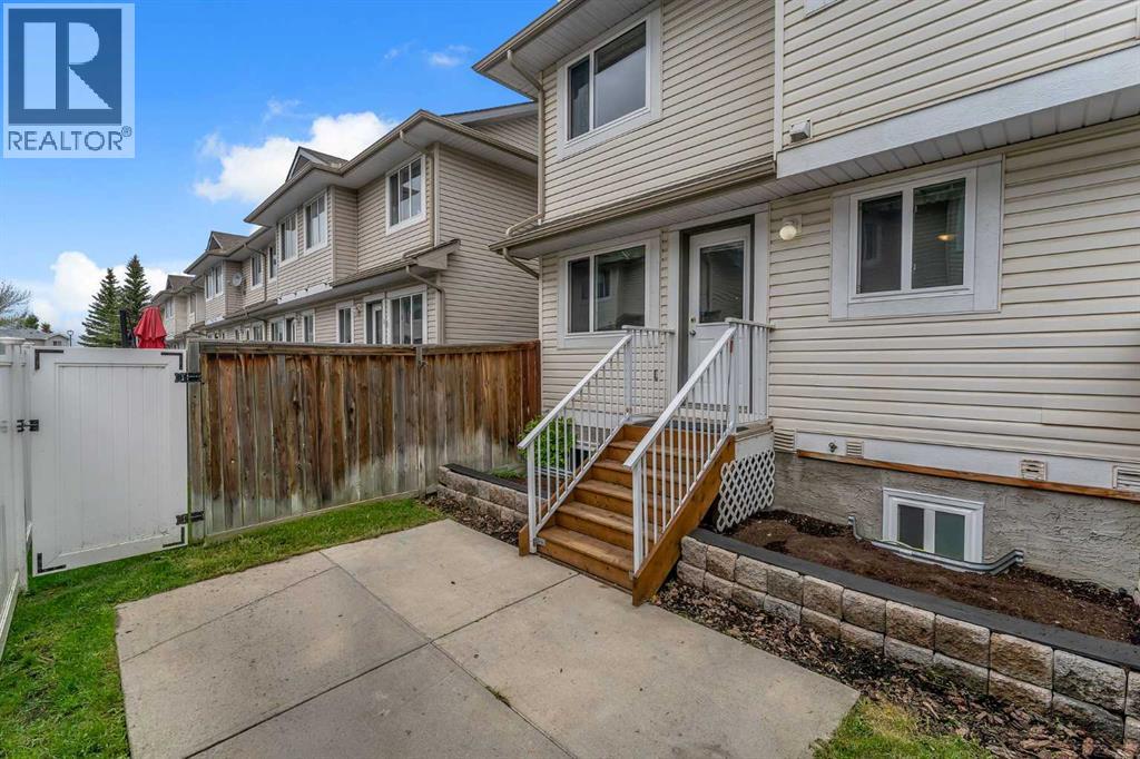 #27 4 Stonegate Drive NW - 32