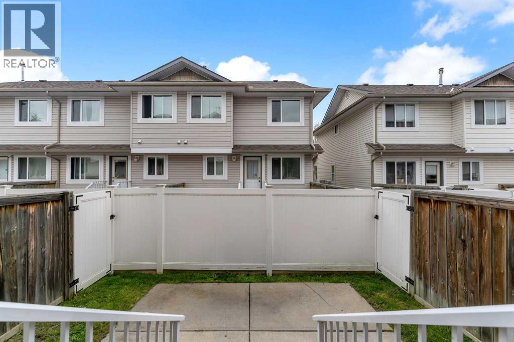 #27 4 Stonegate Drive NW - 33