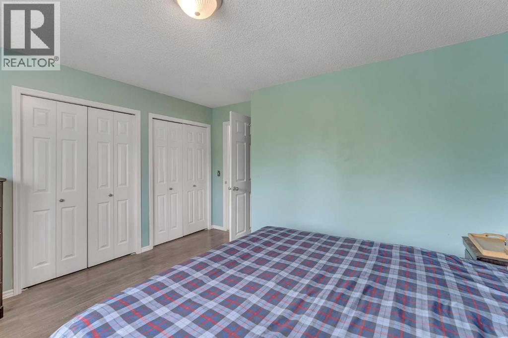 #27 4 Stonegate Drive NW - 19