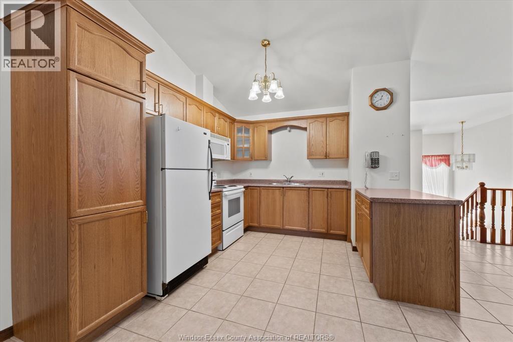 64 TOFFLEMIRE COURT - 10