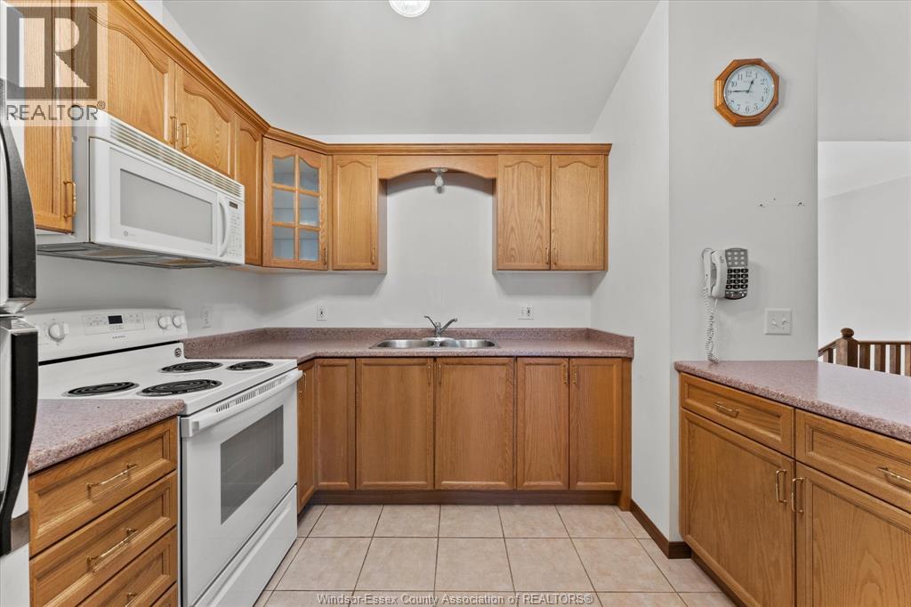 64 TOFFLEMIRE COURT - 11