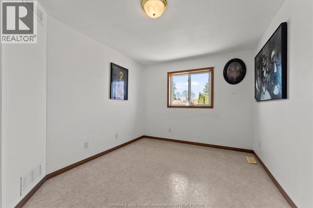 64 TOFFLEMIRE COURT - 15
