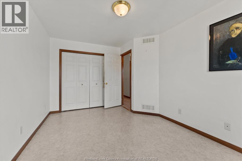 64 TOFFLEMIRE COURT - 16