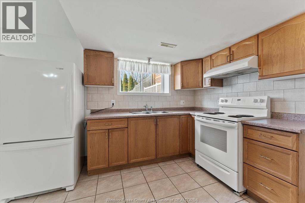 64 TOFFLEMIRE COURT - 23