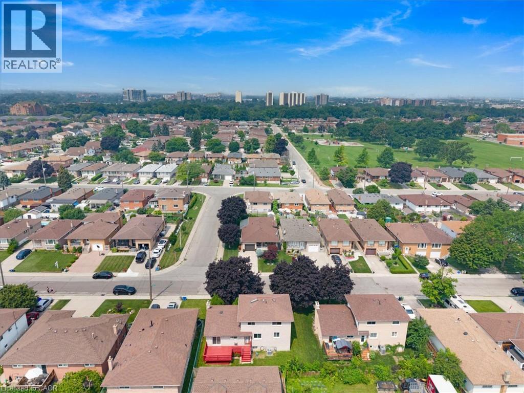 345 BERKINDALE Drive - 34
