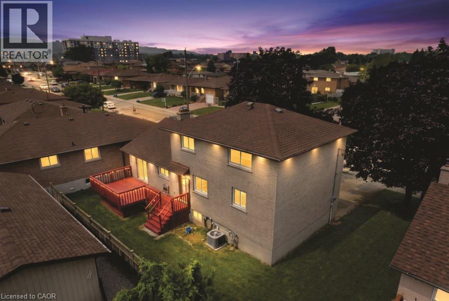 345 BERKINDALE Drive - 33