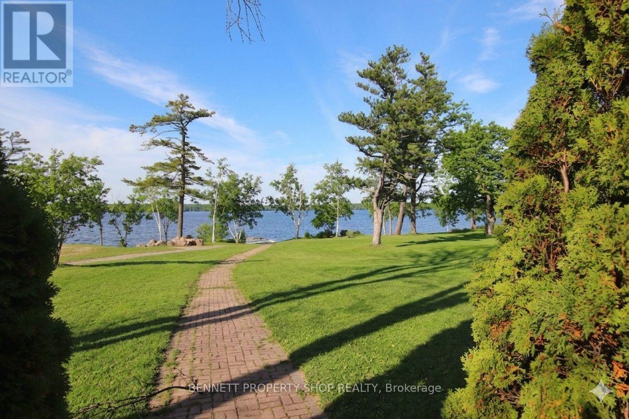 #3D 1036 BARRYVALE ROAD - 17