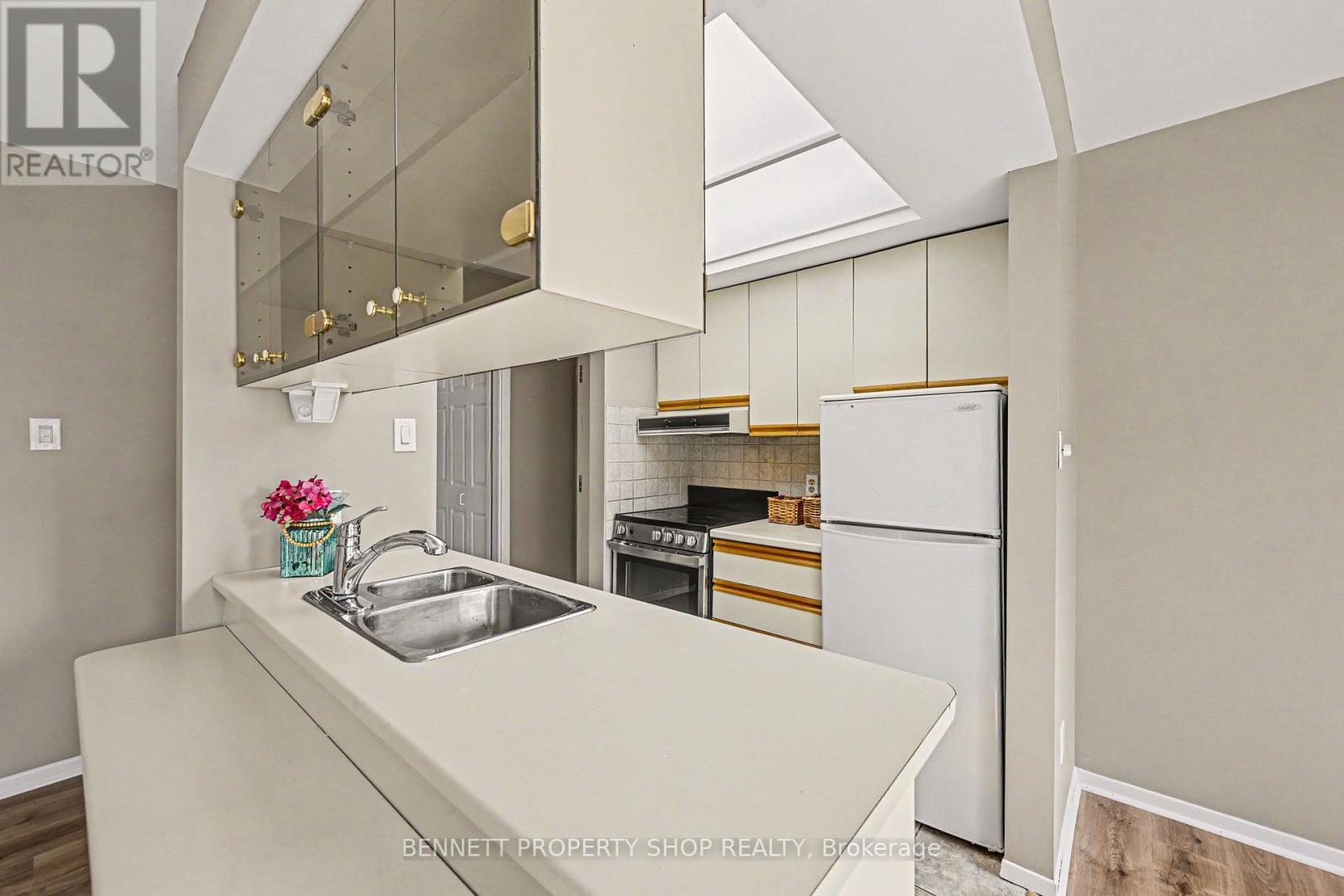#3D 1036 BARRYVALE ROAD - 6