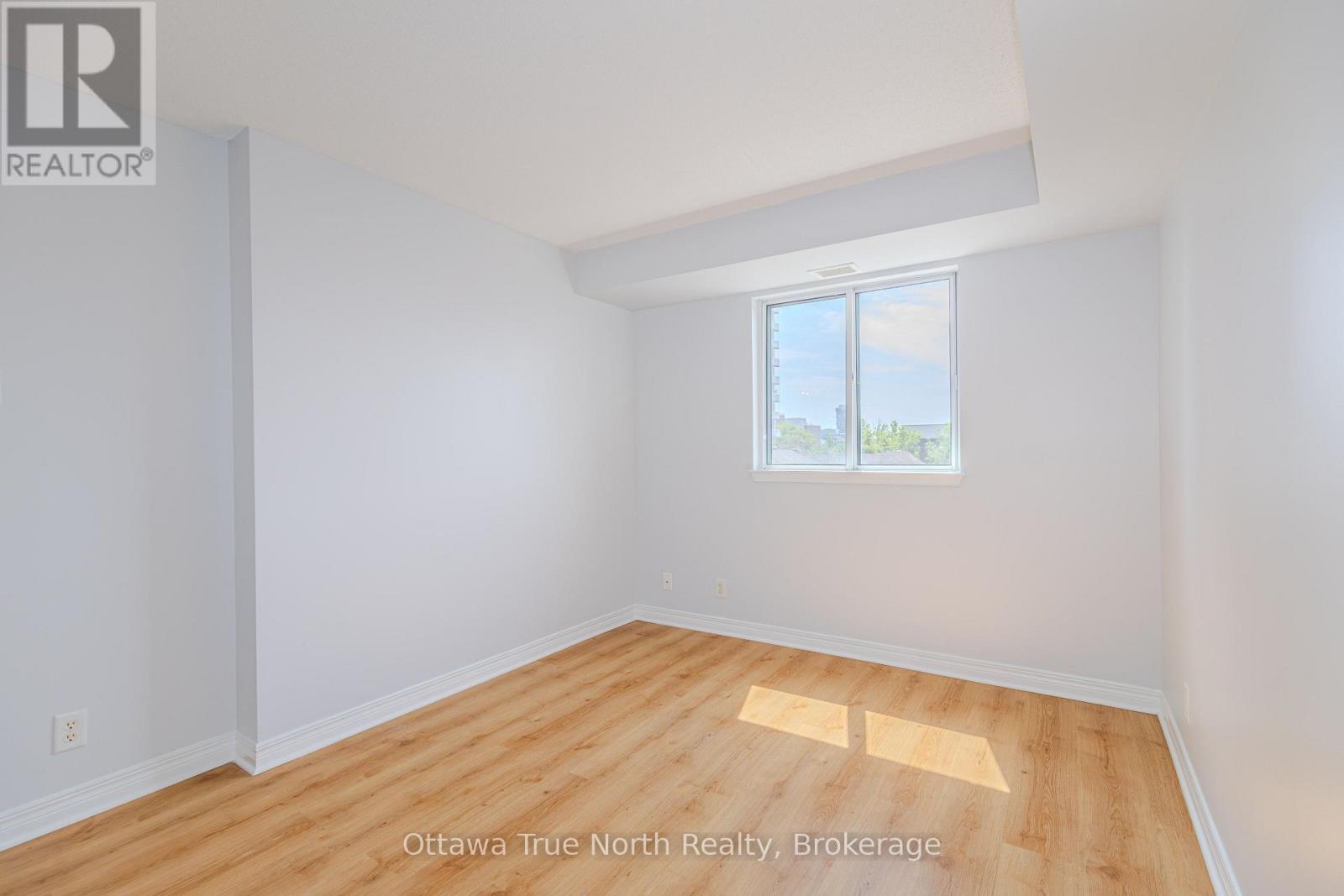 #507 429 SOMERSET STREET W - 36