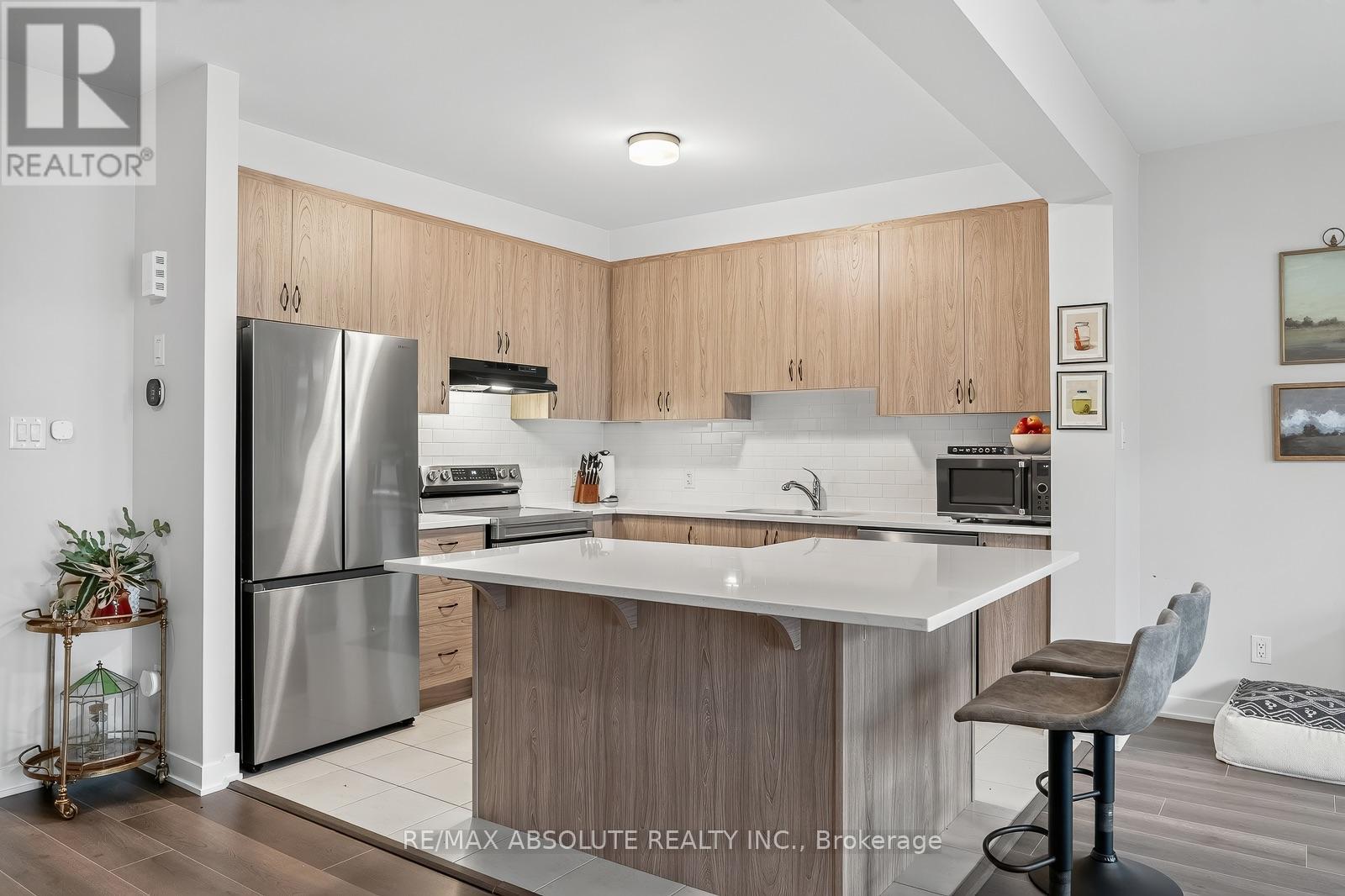235 BILLRIAN CRESCENT - 10