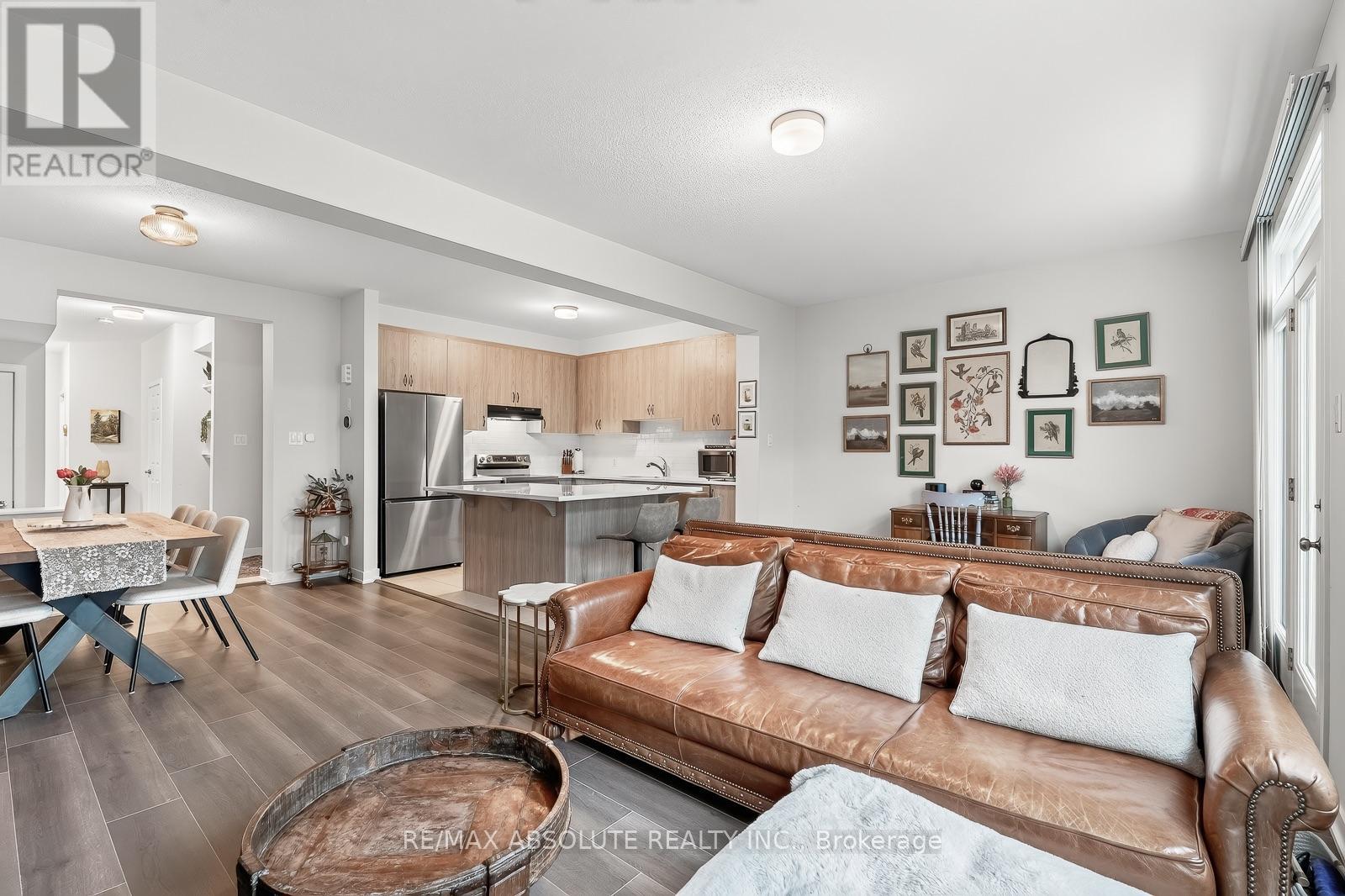 235 BILLRIAN CRESCENT - 17
