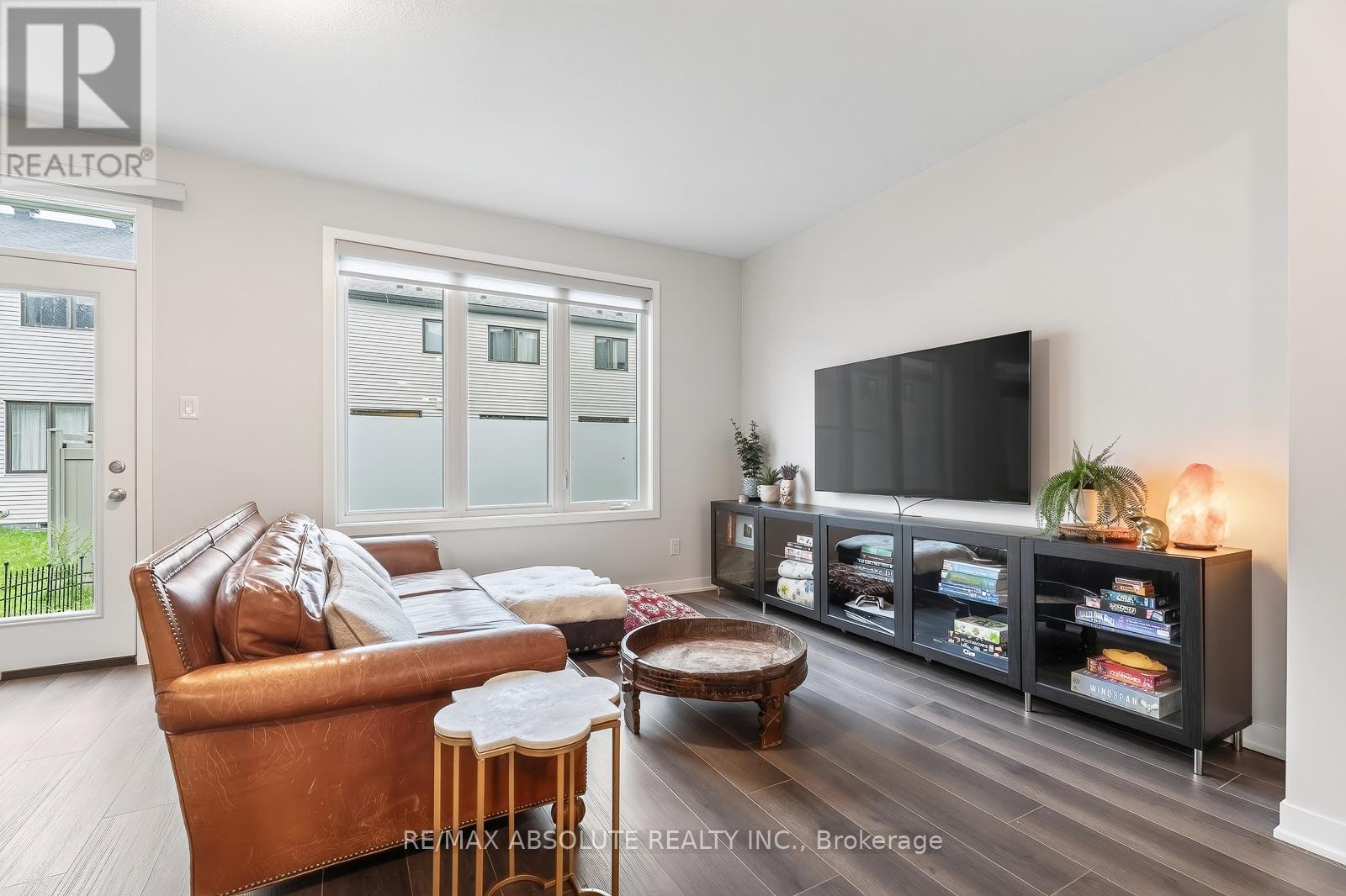 235 BILLRIAN CRESCENT - 18