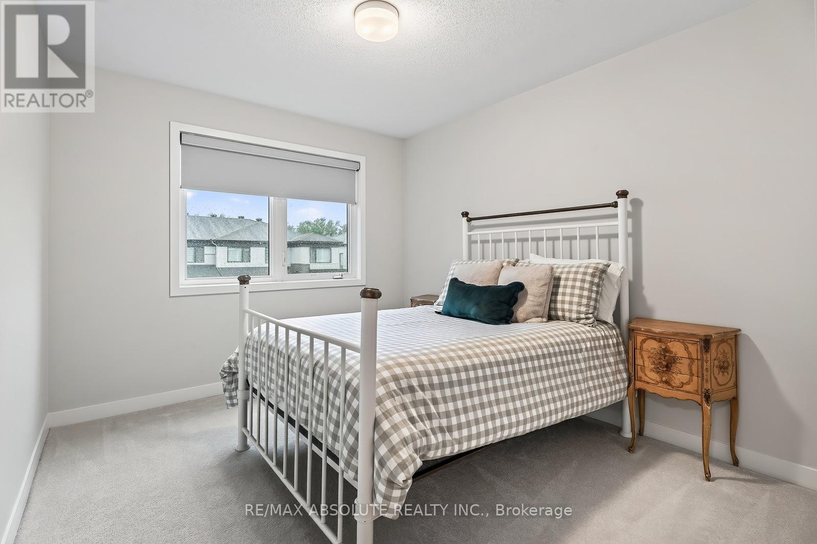 235 BILLRIAN CRESCENT - 25