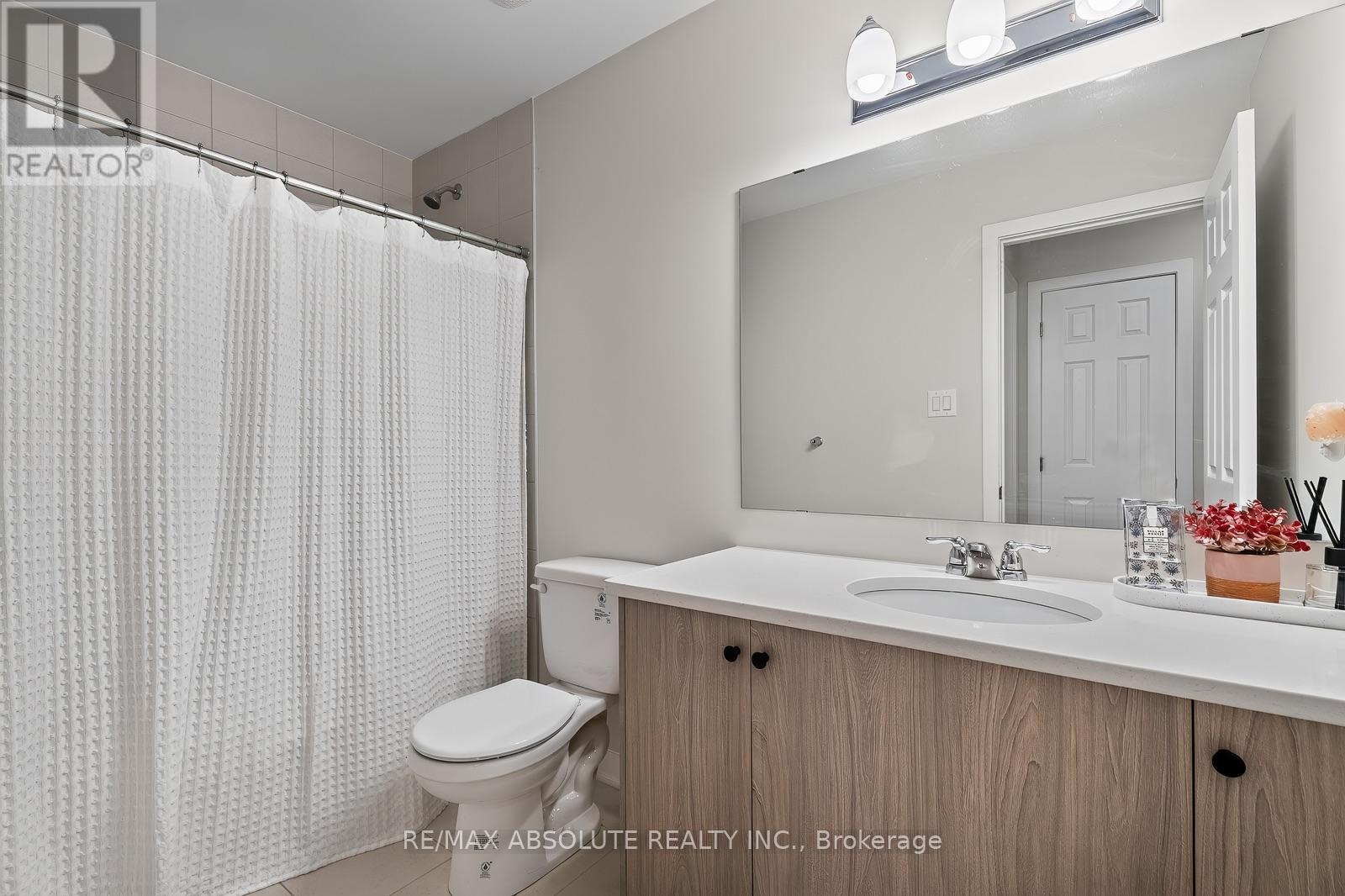 235 BILLRIAN CRESCENT - 26