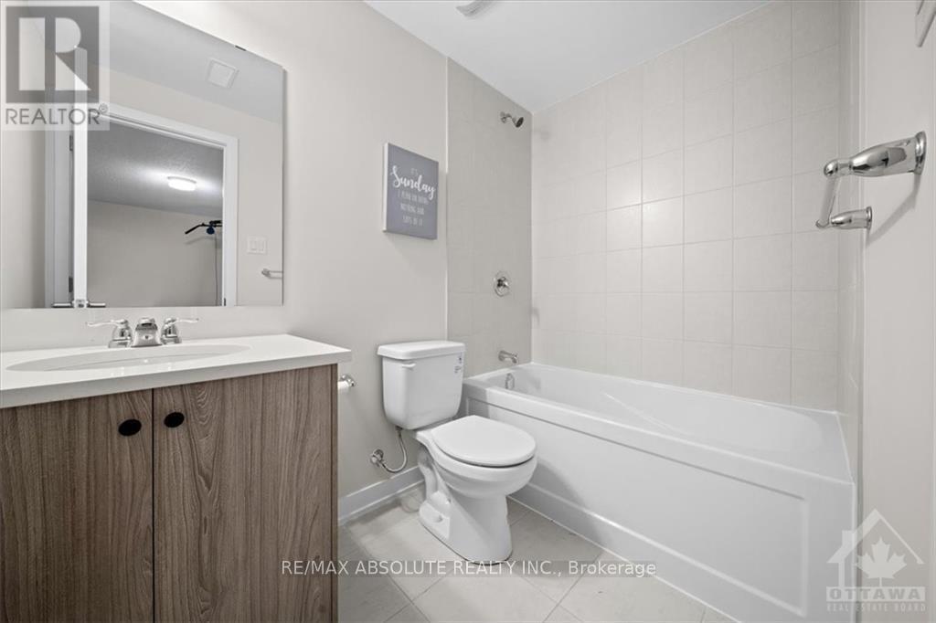 235 BILLRIAN CRESCENT - 31