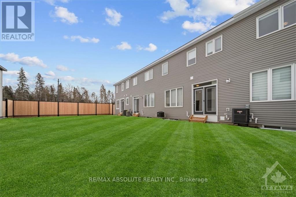 235 BILLRIAN CRESCENT - 32