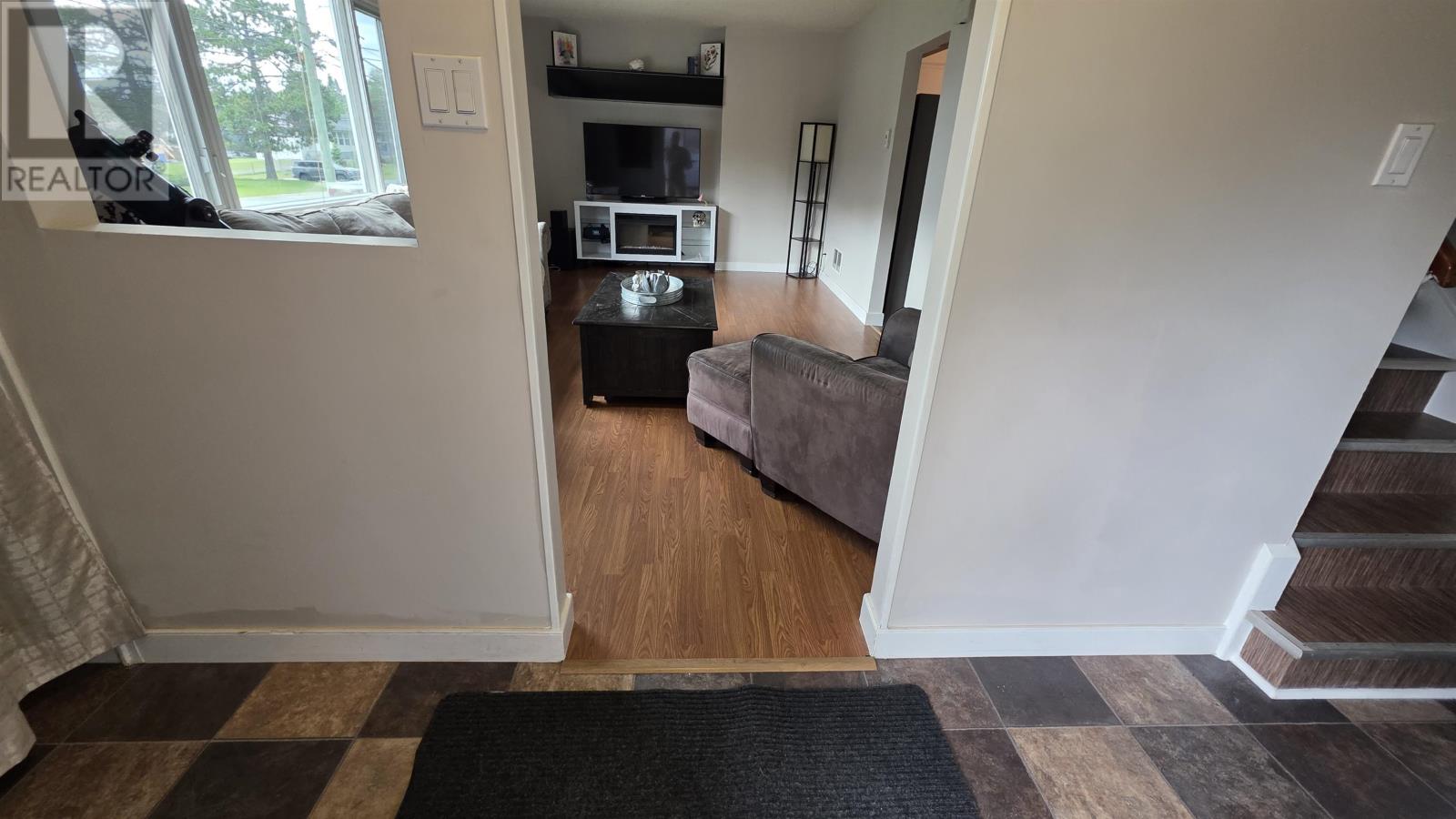12 Drewry DR - 13