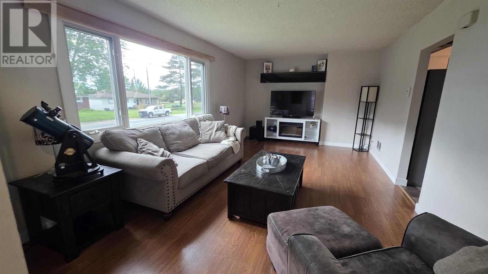 12 Drewry DR - 18
