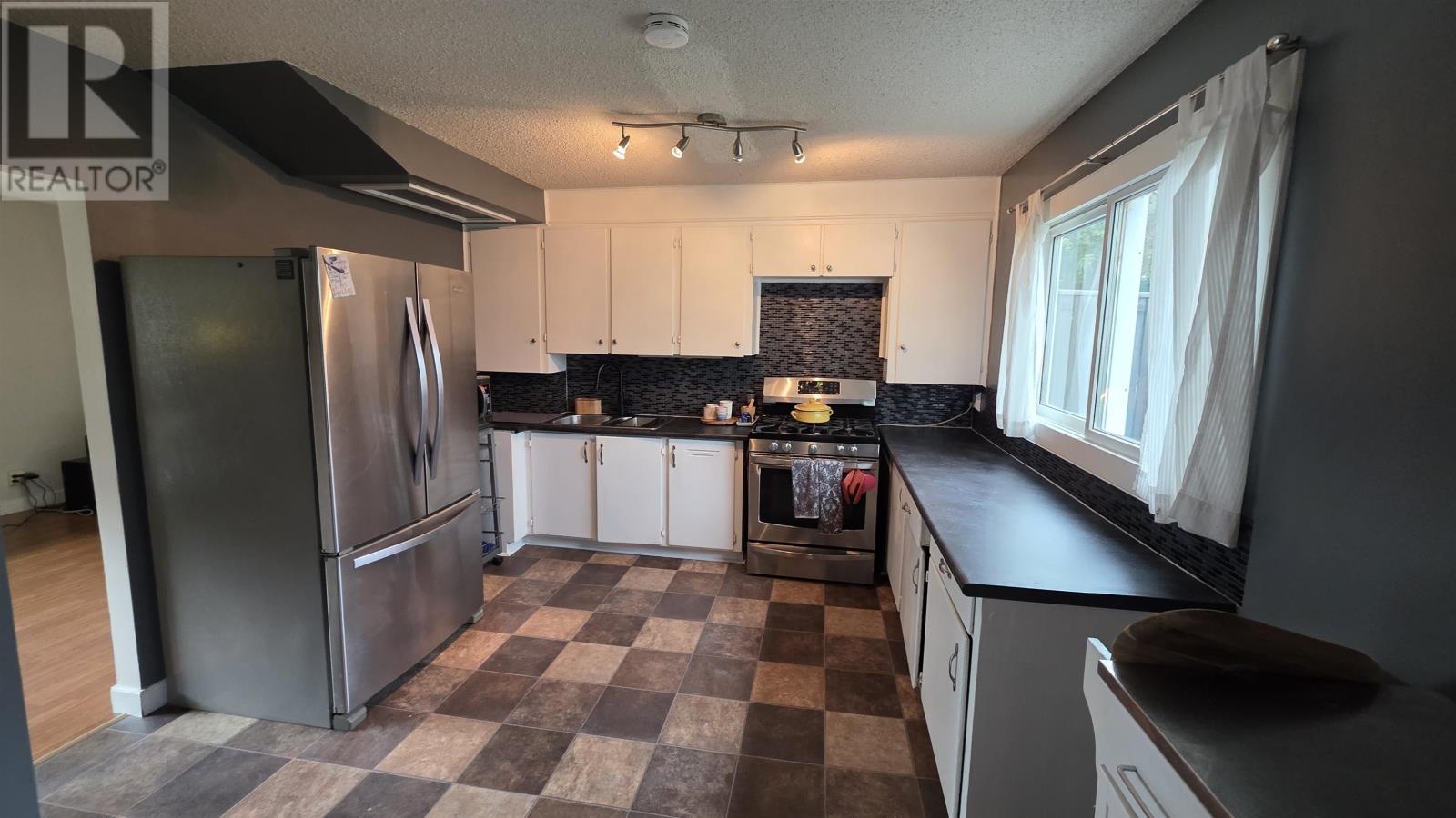 12 Drewry DR - 20