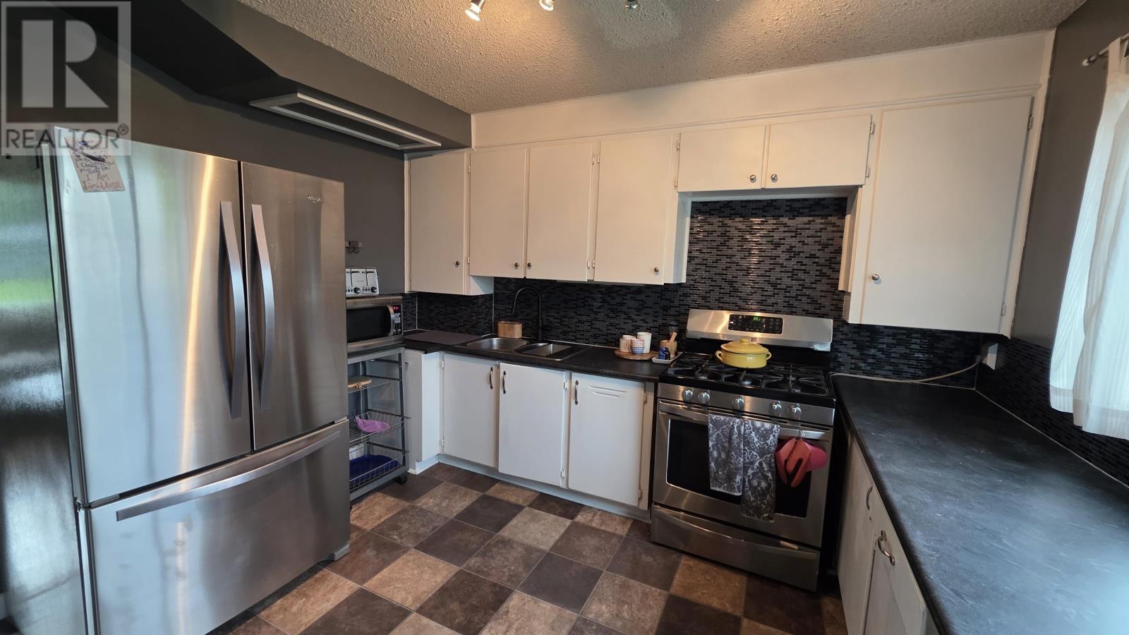 12 Drewry DR - 21