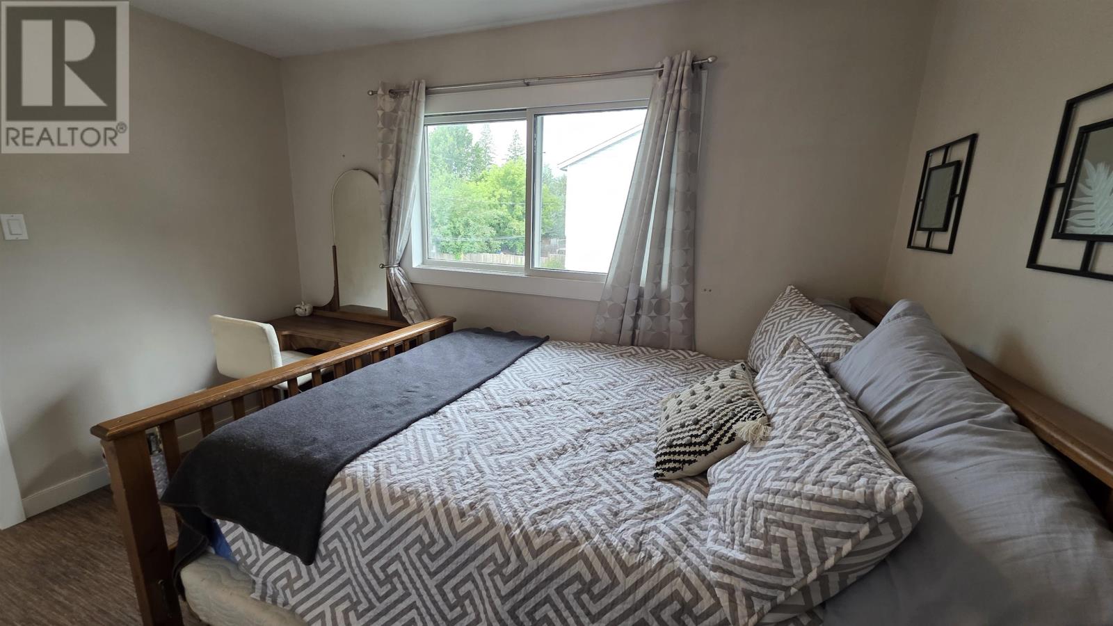 12 Drewry DR - 34