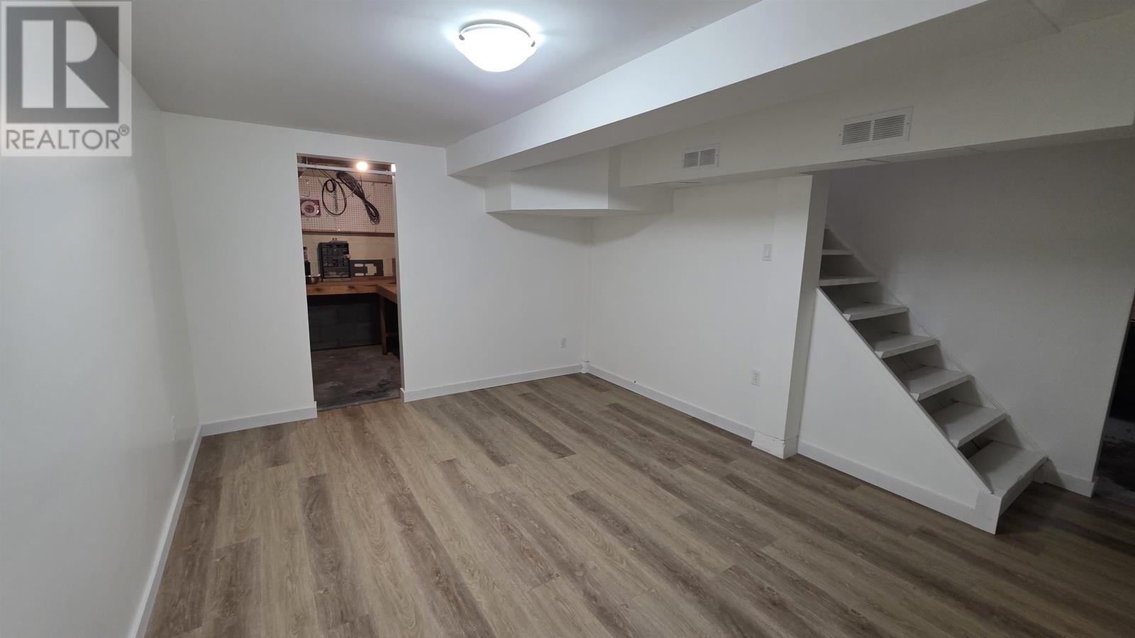 12 Drewry DR - 40