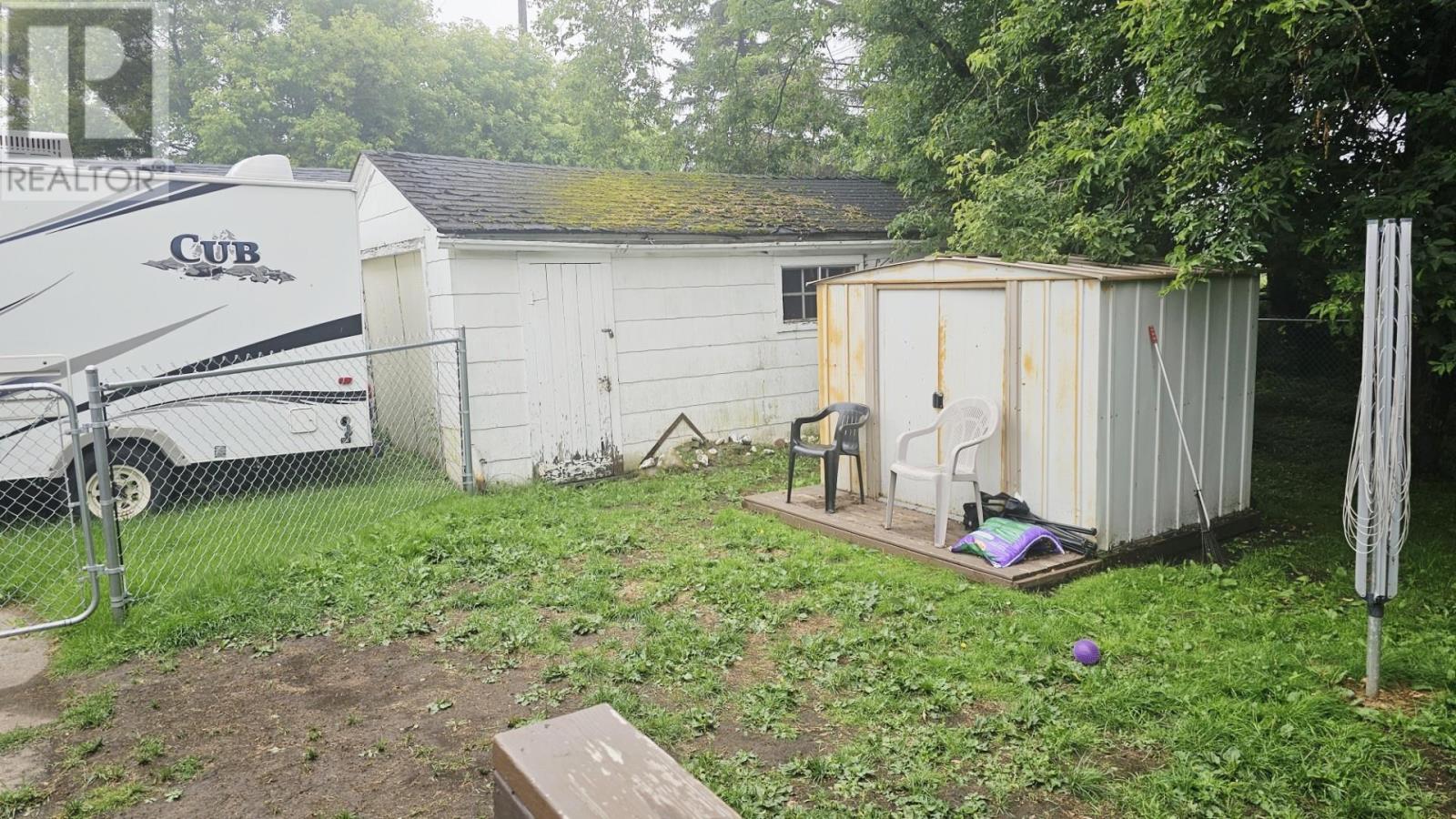 1414 Gore ST W - Image 11