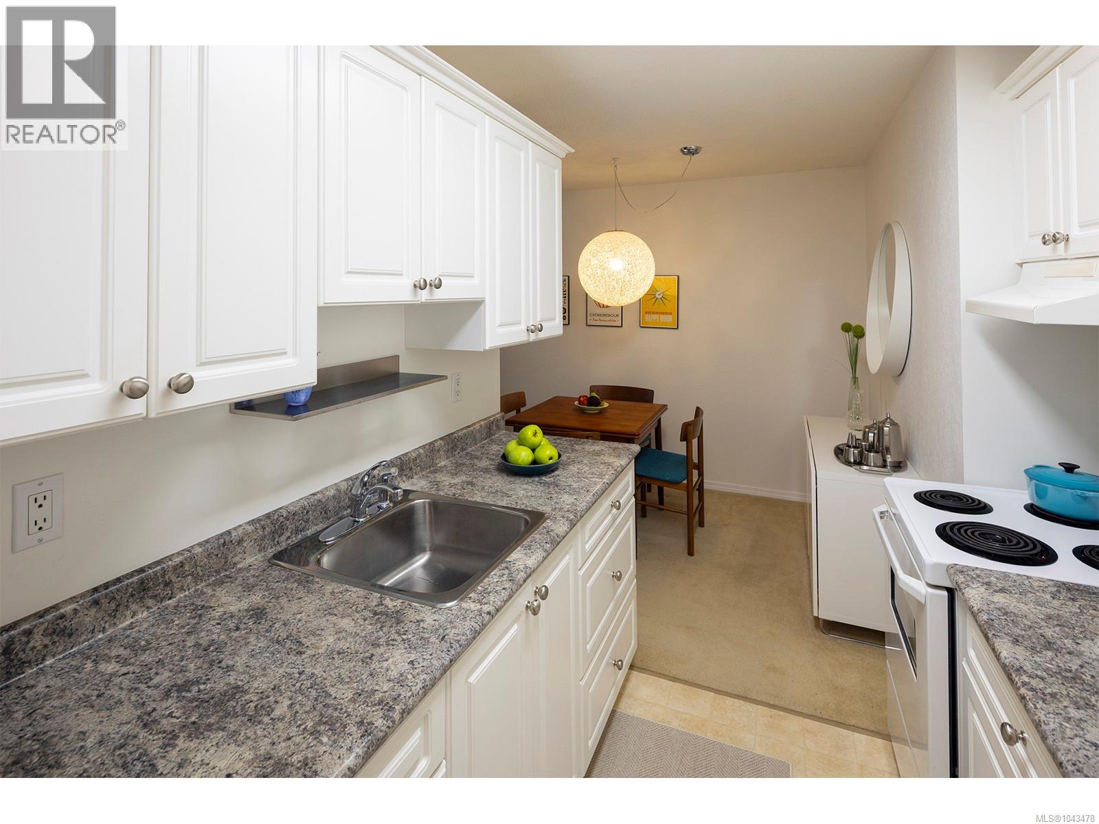 #307 2095 Oak Bay Ave - 10