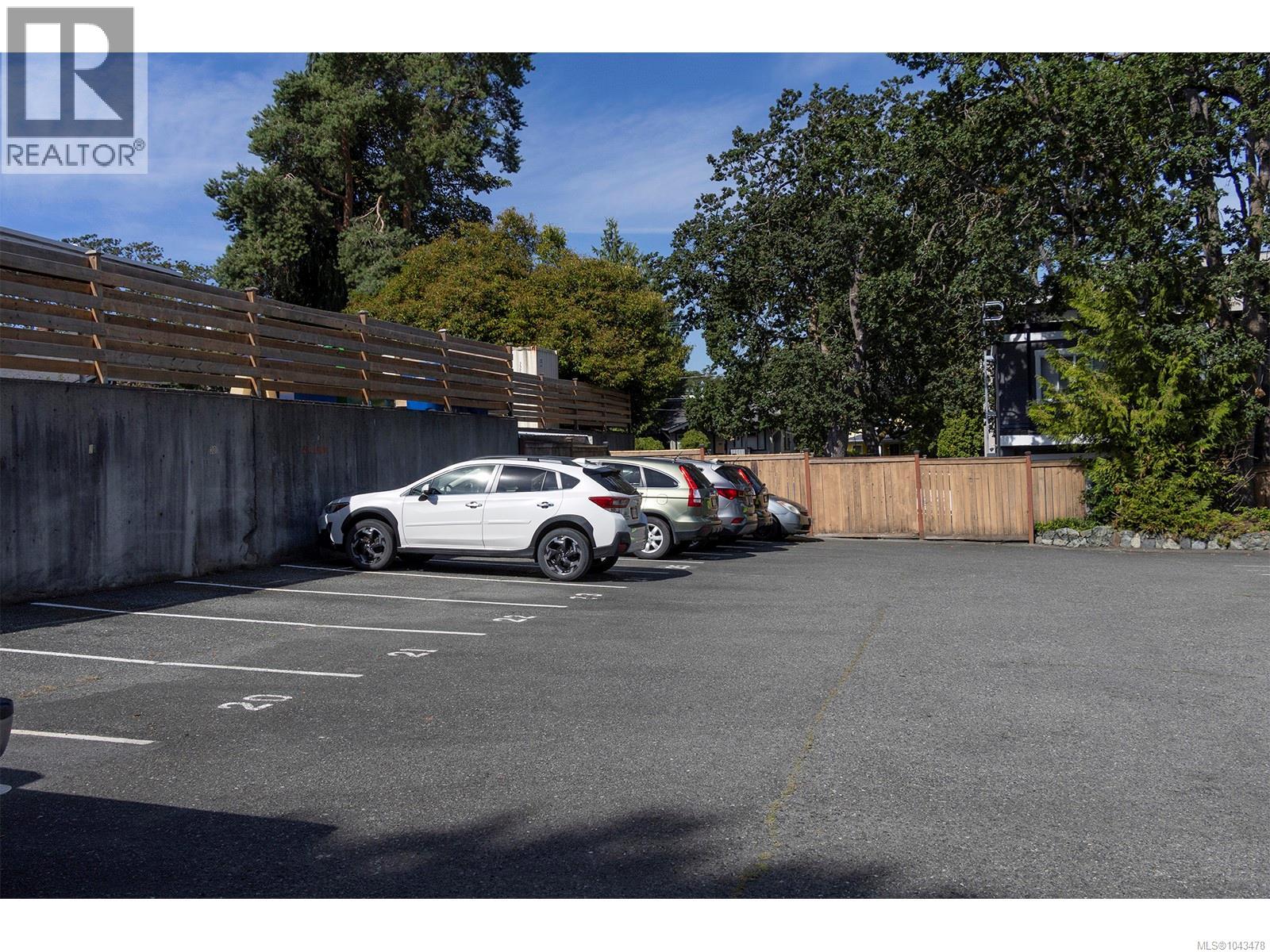 #307 2095 Oak Bay Ave - 28